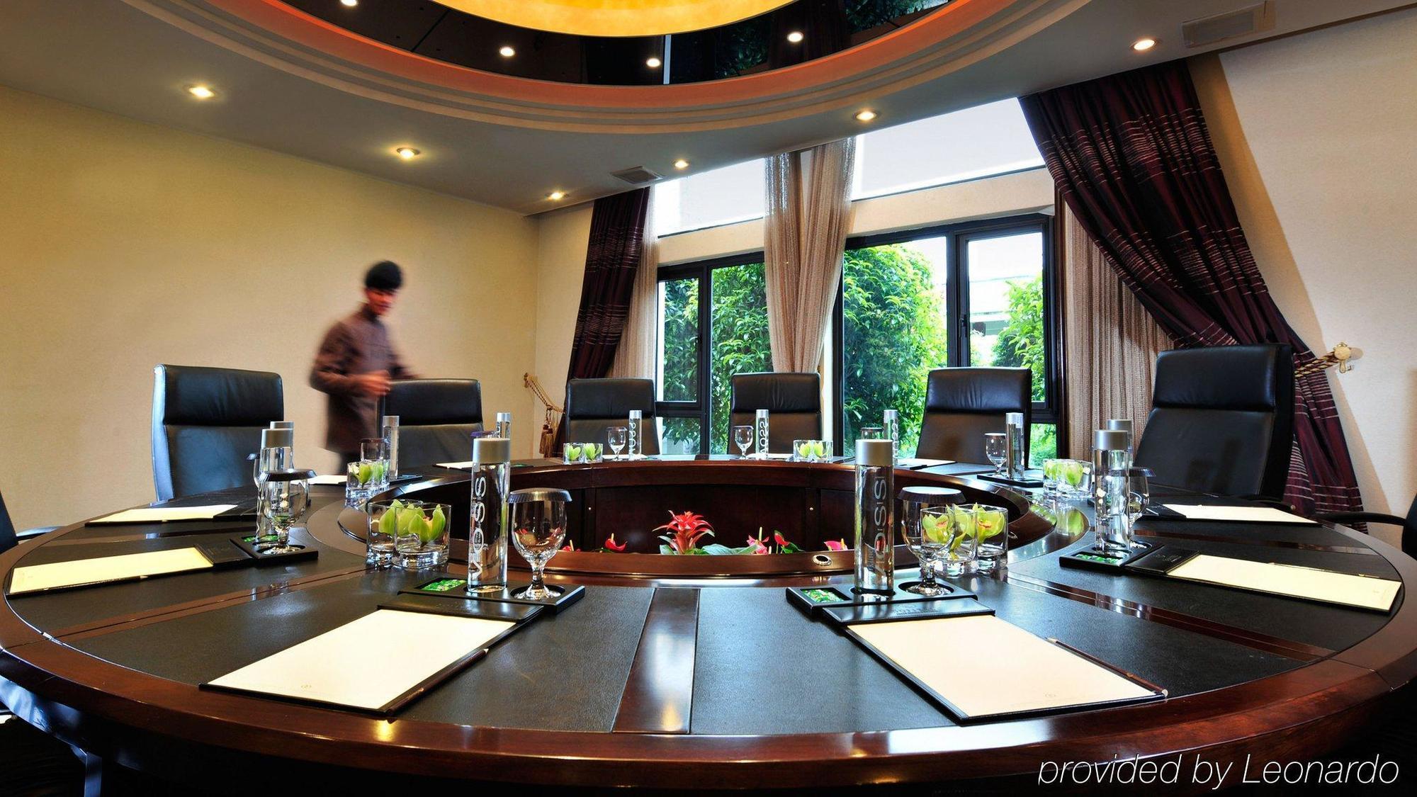 Crowne Plaza Hangzhou Xanadu Resort Екстер'єр фото