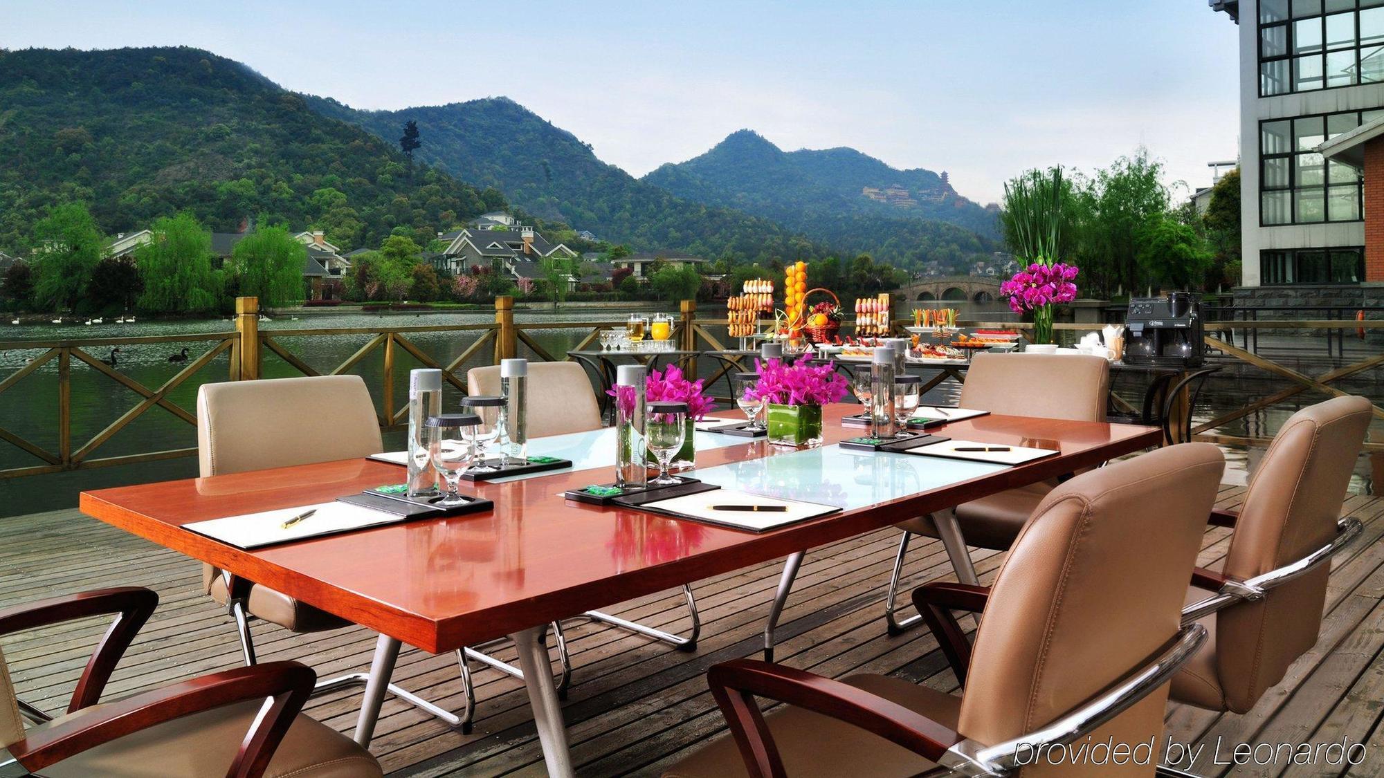 Crowne Plaza Hangzhou Xanadu Resort Екстер'єр фото